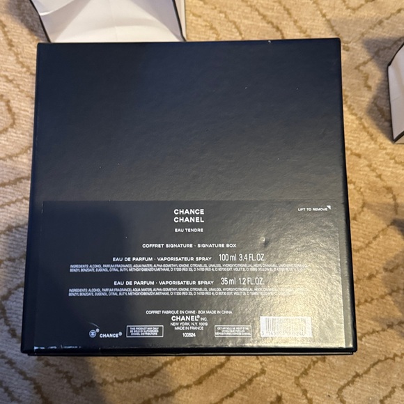 Chanel White Box with Black Accents - Picture 14 of 16